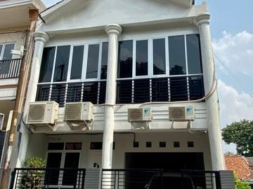 Dijual Murah Rumah Kantor di Jln Durian Raya Jagakarsa Jakarta Selatan