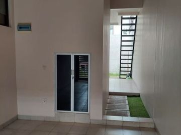 DISEWAKAN RUMAH BAGUS RAPIH, DI CLUSTER ALLEVARE FORESTA BSD