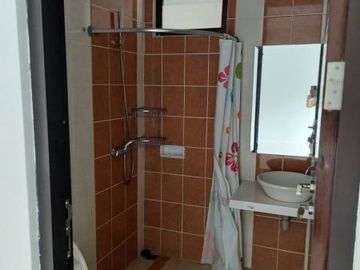 DISEWAKAN RUMAH BAGUS RAPIH, DI CLUSTER ALLEVARE FORESTA BSD