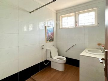 Dijual Rumah Hook Pondok Indah Ada Halaman Dan Pool