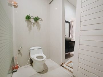 RUMAH CANTIK 2 LANTAI DEKAT PLAZA RENON
