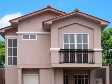Venta de Casa de Lujo con Terreno amplio en Urbanización Casa Laguna