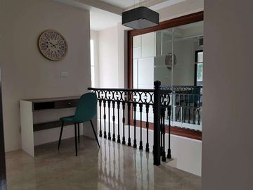 Venta de Casa de Lujo con Terreno amplio en Urbanización Casa Laguna