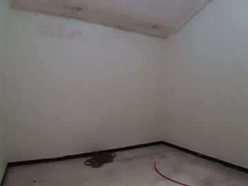 Rumah Dukuh Kupang Barat Bebas banjir, bisa untuk rumah kost