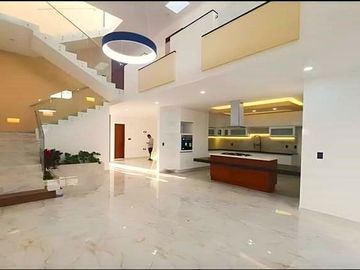 Excelente casa en Lomas de Juriquilla J2