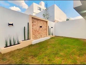 Excelente casa en Lomas de Juriquilla J2