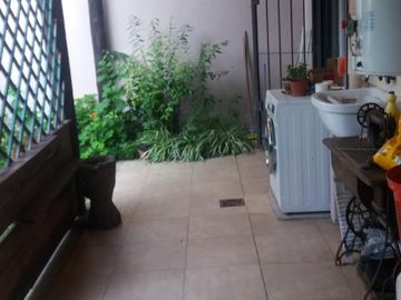 ITUZAINGO N. CHALET NORMANDO EN BARRIO CERRADO