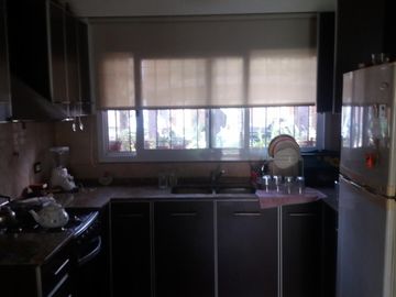 ITUZAINGO N. CHALET NORMANDO EN BARRIO CERRADO