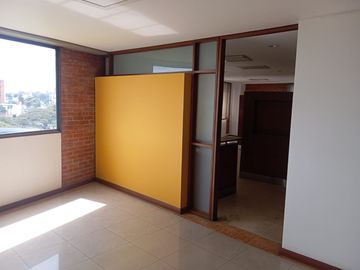 local en arriendo en chipichape. Cod A9191046