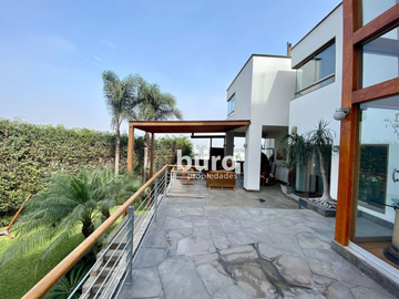 EXCLUSIVA CASA EN VENTA JARDIN, PISCINA Y DEPARTAMENTO ADICIONAL EN CASUARINAS