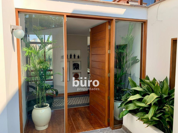 EXCLUSIVA CASA EN VENTA JARDIN, PISCINA Y DEPARTAMENTO ADICIONAL EN CASUARINAS