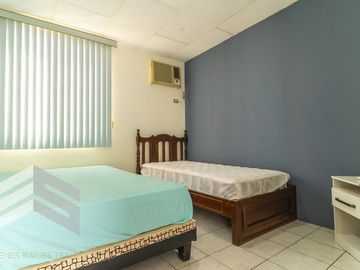 Casa en Conjunto Privado: Se Vende Casa Cerca del Mar en Salinas