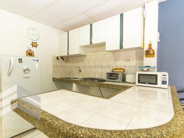 Casa en Conjunto Privado: Se Vende Casa Cerca del Mar en Salinas