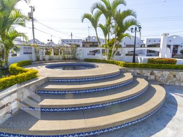 Casa en Conjunto Privado: Se Vende Casa Cerca del Mar en Salinas