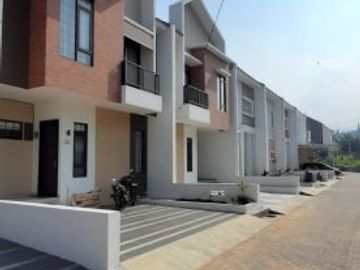 Rumah dengan TANAH LUAS 103 Mainroad Cicaheum Bebas angkutan Online Promo DP 70 JT, Bandung