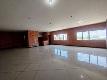 bodega en arriendo en arroyohondo yumbo. Cod A127331