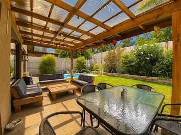 Casa en venta de 4 dorm. en Colina