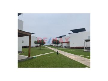 Alquilo linda casa de playa AMOBLADA en Condominio KENTIA, Km. 71 Panamericana Sur 

Condominio Kentia consta de 152 casas, tranquilo y seguro. Ubic