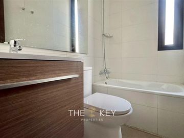 Casa Nueva en Condominio en La Dehesa 4d+3b +Sala de estar