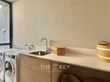 Casa Nueva en Condominio en La Dehesa 4d+3b +Sala de estar