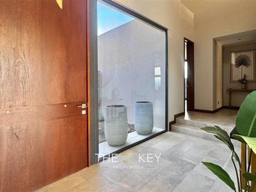 Casa Nueva en Condominio en La Dehesa 4d+3b +Sala de estar