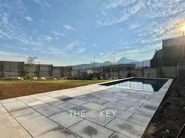 Casa Nueva en Condominio en La Dehesa 4d+3b +Sala de estar