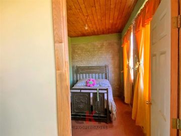 Parcela en Curacaví, 10.000 m2, casa con 4 dormitorios
