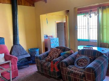 Parcela en Curacaví, 10.000 m2, casa con 4 dormitorios