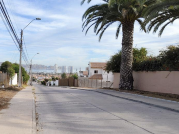 Casa en venta de 4 dorm. en Coquimbo