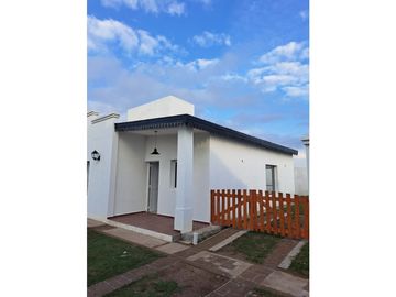 VENTAS DE CASAS EN COMPLEJO CERRADO 2 DORMITORIOS