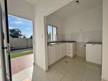 VENTAS DE CASAS EN COMPLEJO CERRADO 2 DORMITORIOS