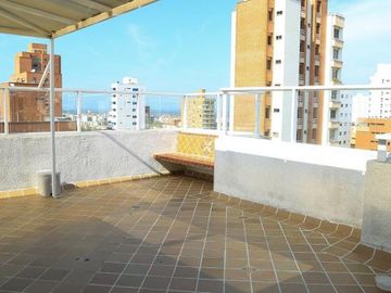 apartamento en venta en altos de riomar. Cod V7642