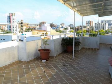 apartamento en venta en altos de riomar. Cod V7642