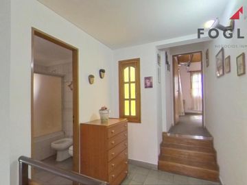 Excelente Casa de 5 Amb con Pileta, Jardin, Quincho, Garage