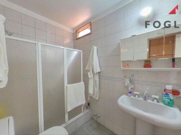 Excelente Casa de 5 Amb con Pileta, Jardin, Quincho, Garage