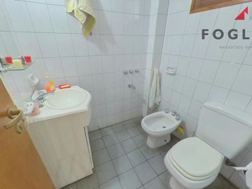 Excelente Casa de 5 Amb con Pileta, Jardin, Quincho, Garage