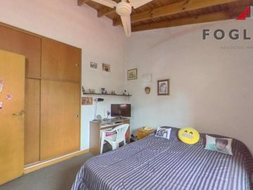 Excelente Casa de 5 Amb con Pileta, Jardin, Quincho, Garage