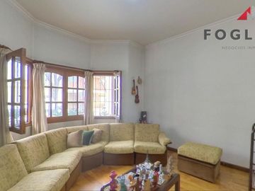 Excelente Casa de 5 Amb con Pileta, Jardin, Quincho, Garage