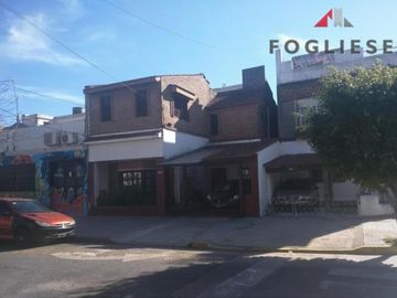 Excelente Casa de 5 Amb con Pileta, Jardin, Quincho, Garage