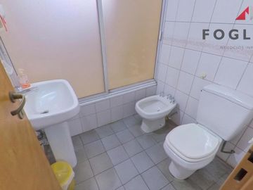 Excelente Casa de 5 Amb con Pileta, Jardin, Quincho, Garage