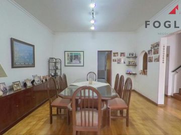 Excelente Casa de 5 Amb con Pileta, Jardin, Quincho, Garage