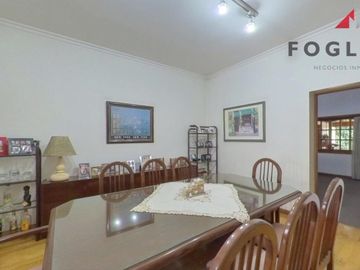 Excelente Casa de 5 Amb con Pileta, Jardin, Quincho, Garage