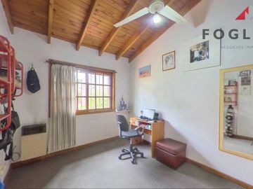 Excelente Casa de 5 Amb con Pileta, Jardin, Quincho, Garage