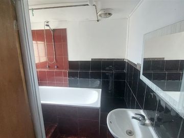 Casa en venta de 2 dorm 2 B,1E. en Concón