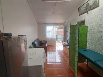 Casa en venta de 2 dorm 2 B,1E. en Concón