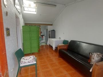 Casa en venta de 2 dorm 2 B,1E. en Concón