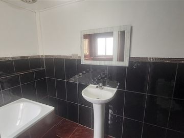 Casa en venta de 2 dorm 2 B,1E. en Concón