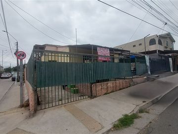 Casa en venta de 2 dorm 2 B,1E. en Concón