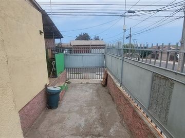 Casa en venta de 2 dorm 2 B,1E. en Concón