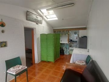 Casa en venta de 2 dorm 2 B,1E. en Concón
